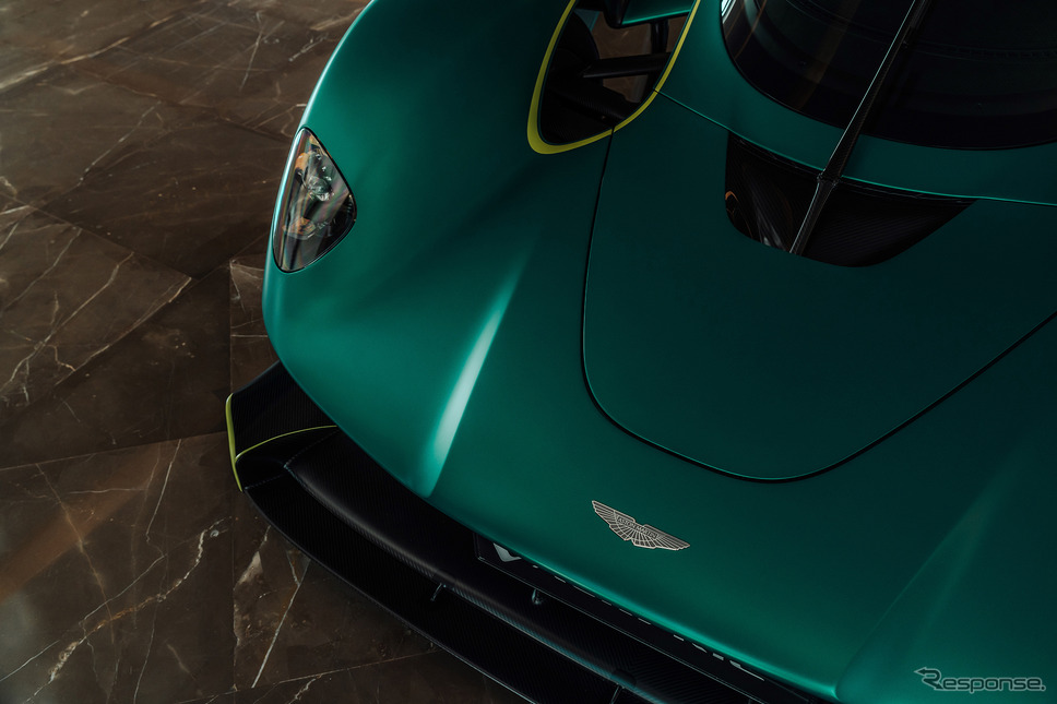 フェルナンド・アロンソ選手にアストンマーティン『ヴァルキリー』が納車された《photo by Aston Martin》