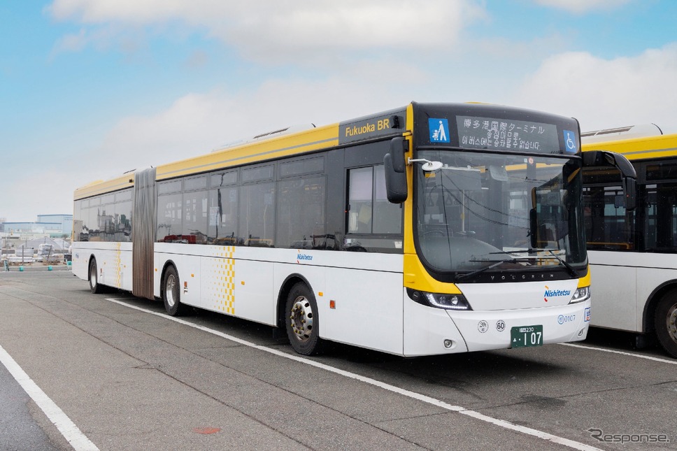 Fukuoka BRT(連節バス)《写真提供 にしてつグループ》