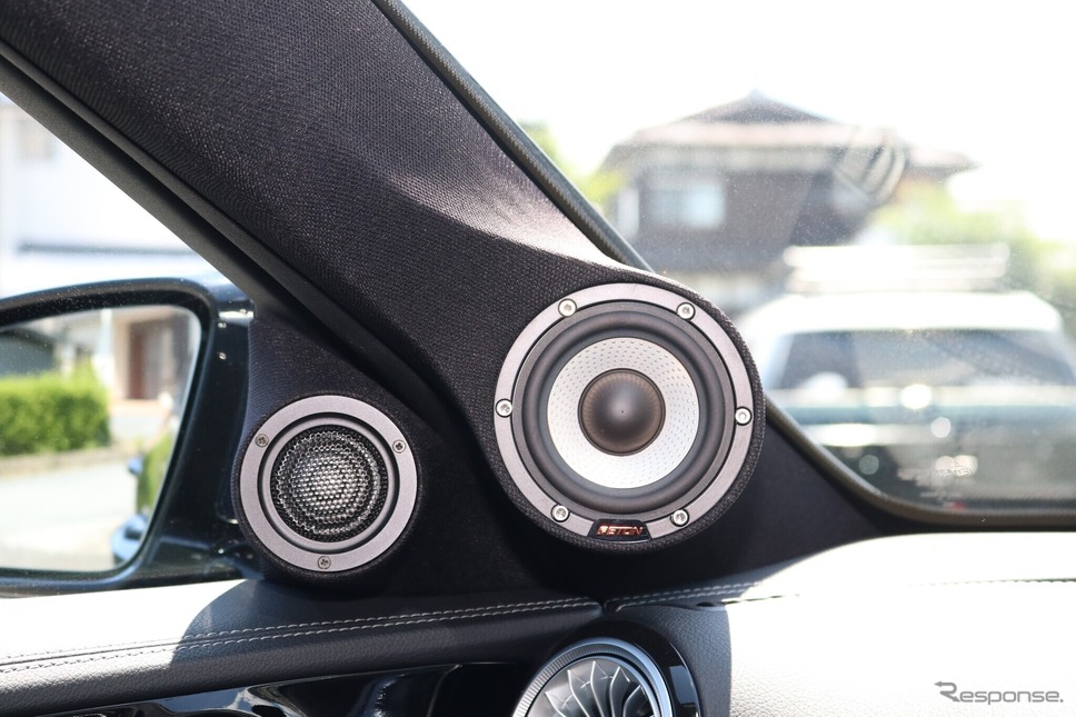 フロントスピーカーはベースにイートンのCORE-S3を用いる。ミッドレンジはAピラー、ツイーターはドアミラー裏にインストール。