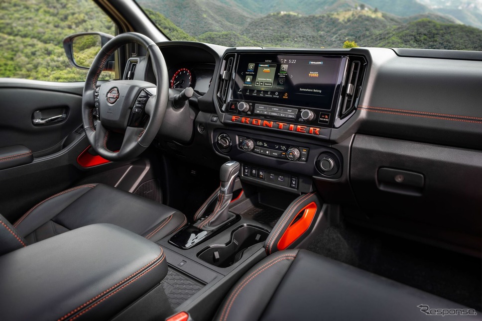 日産フロンティアの2025年モデル《photo by Nissan》