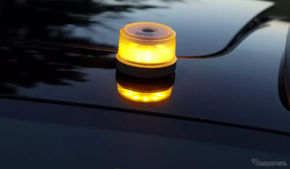 LEDguardian ROAD FLARE Signal V16 IoT《photo by OSRAM Automotive》の