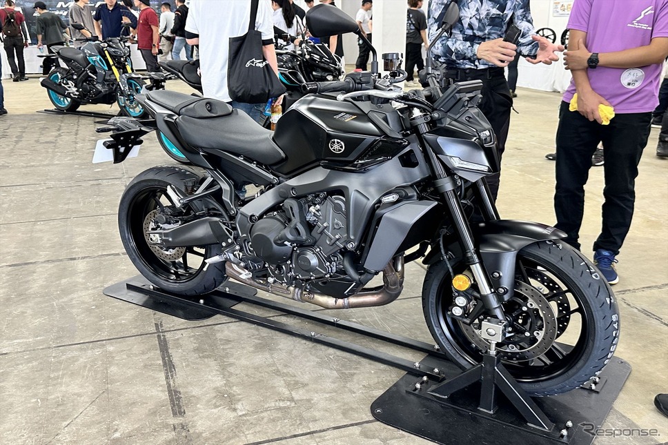 先日発表されたばかりのMT-09 Y-AMT仕様も展示された《写真撮影 釜田康佑》
