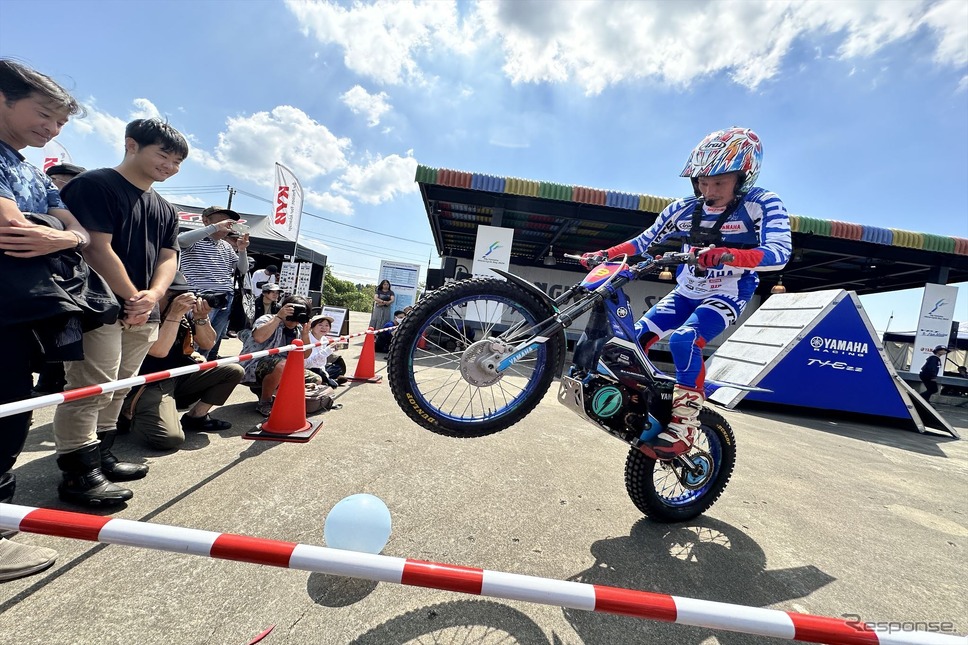 目の前でスーパーテクニックを見ることができる《写真撮影 釜田康佑》