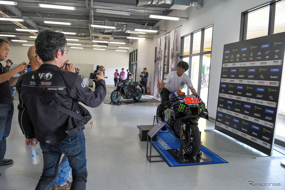MotoGPマシンにも跨れた《写真提供 ヤマハ発動機》