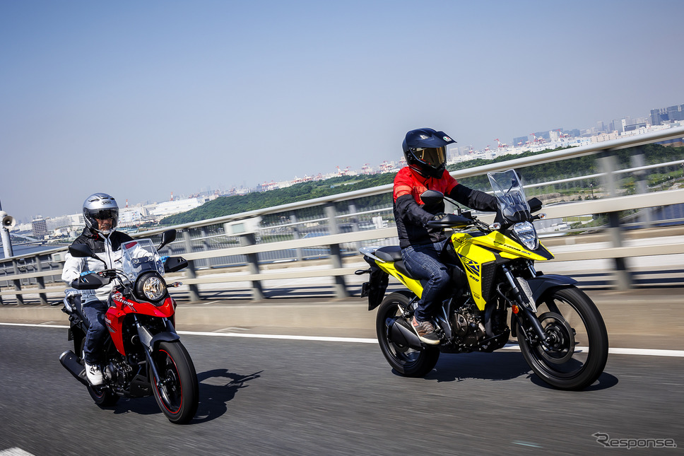 スズキ「Vストローム250」（左）と「Vストローム250SX」（右）《写真撮影 山内潤也》
