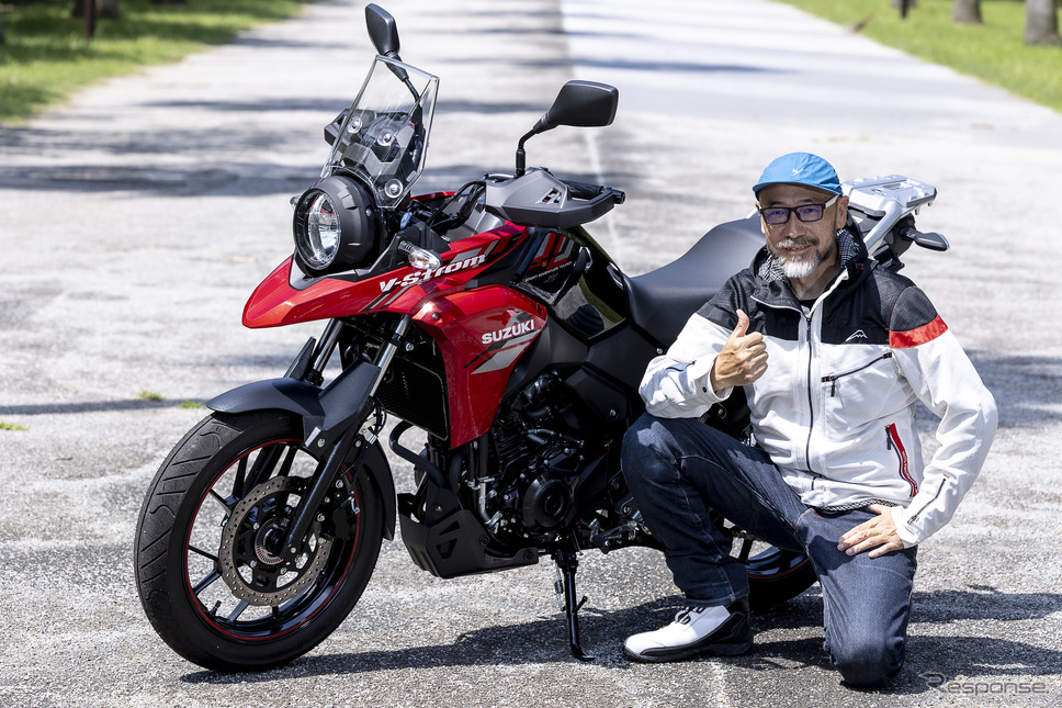Vストローム250と佐川健太郎氏《写真撮影 山内潤也》