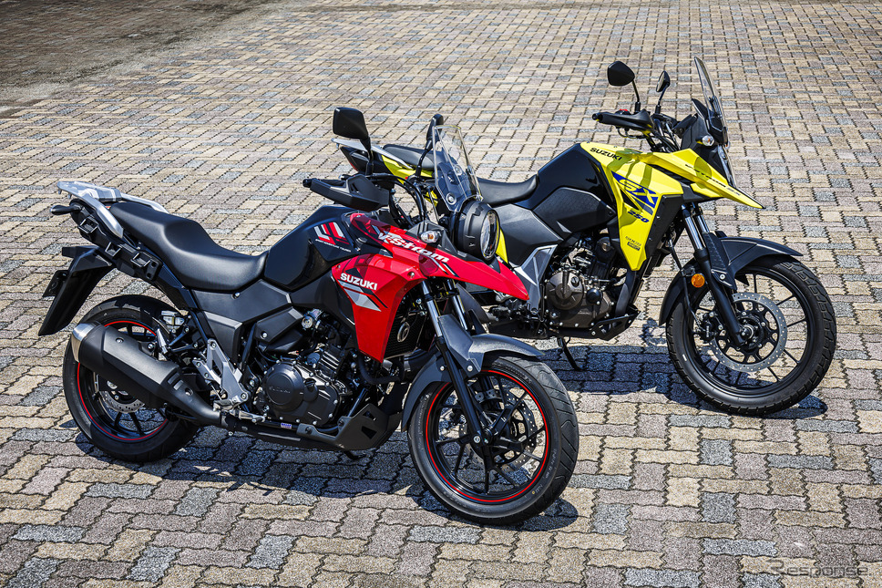 スズキ「Vストローム250」（手前）と「Vストローム250SX」（奥）《写真撮影 山内潤也》