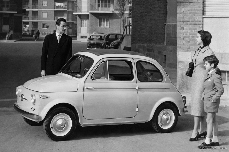 フィアット500“ヌオヴァチクエチェント”《Photo by Touring Club Italiano/Marka/Universal Images Group via Getty Images/ゲッティイメージズ》