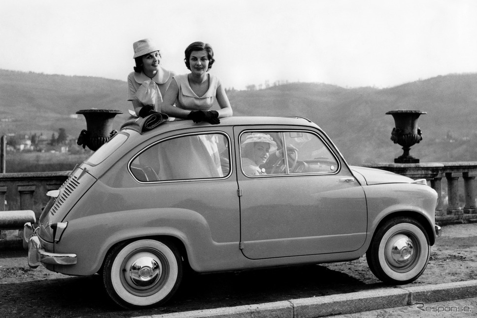 フィアット600《Photo by Touring Club Italiano/Marka/Universal Images Group via Getty Images/ゲッティイメージズ》