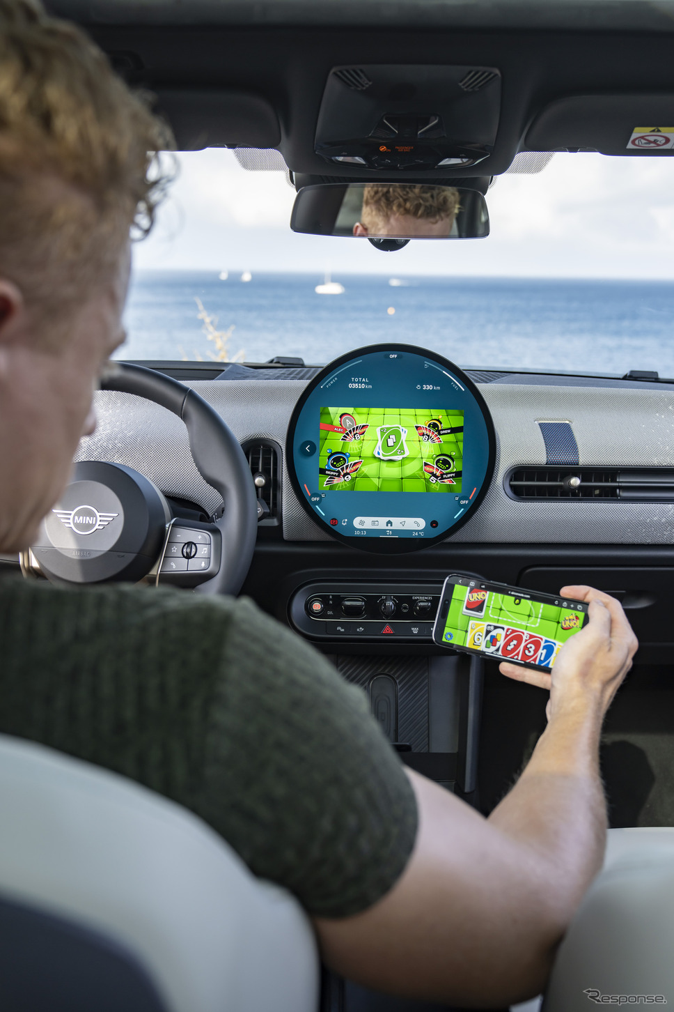 MINI『クーパーC』新型が人気カードゲーム「UNO」を車載化《photo by MINI》