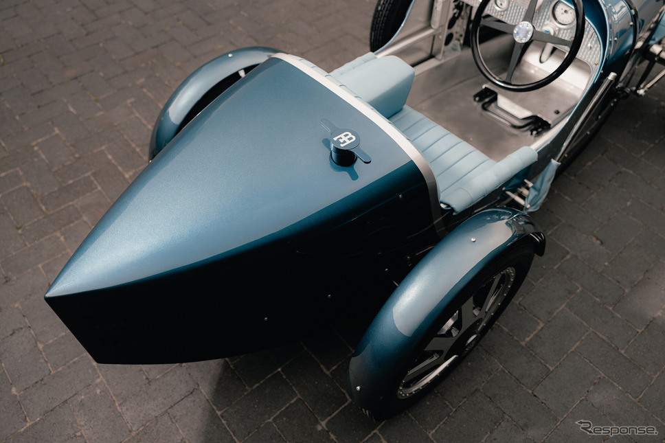 ブガッティの85%スケールの電動ミニカー「ベビーII トゥールビヨン エディション」《photo by bugatti》