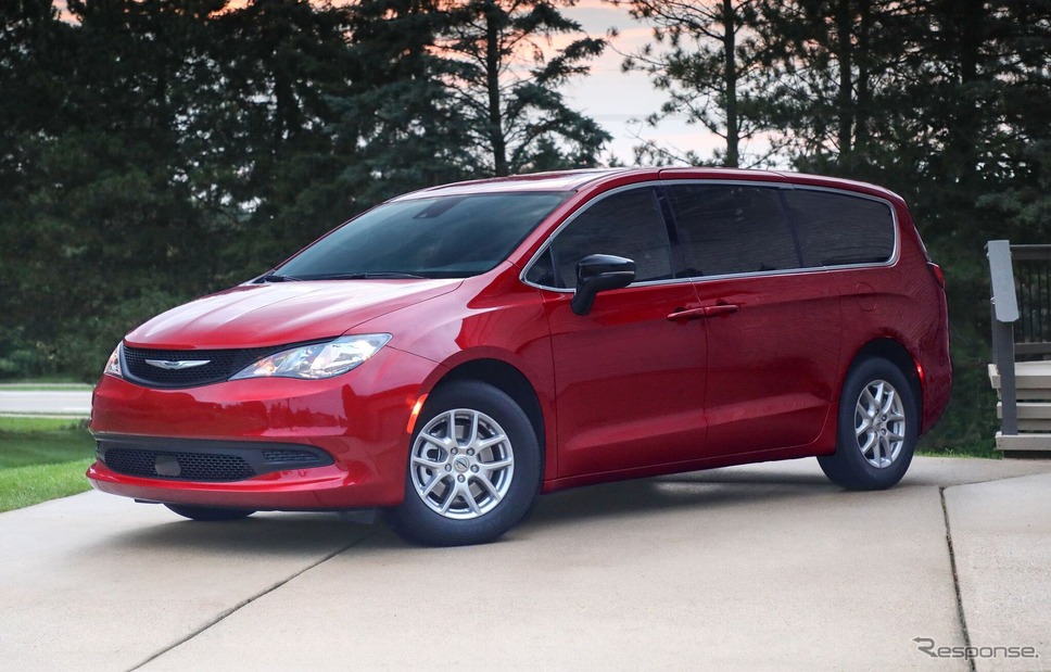 クライスラー・ボイジャーの2025年モデル《photo by Chrysler》