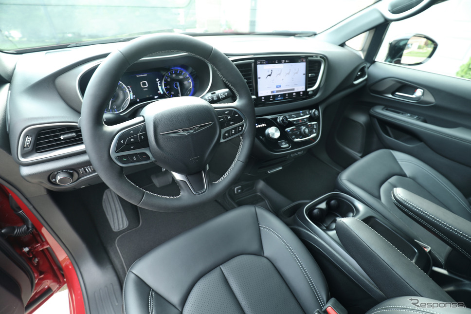 クライスラー・ボイジャーの2025年モデル《photo by Chrysler》