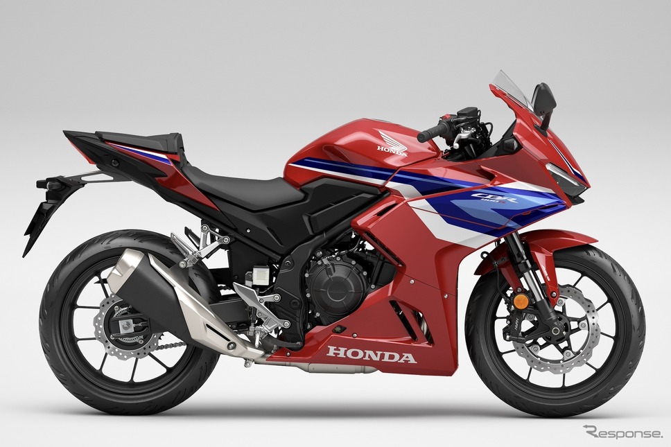 ホンダ CBR400R《写真提供 本田技研工業》