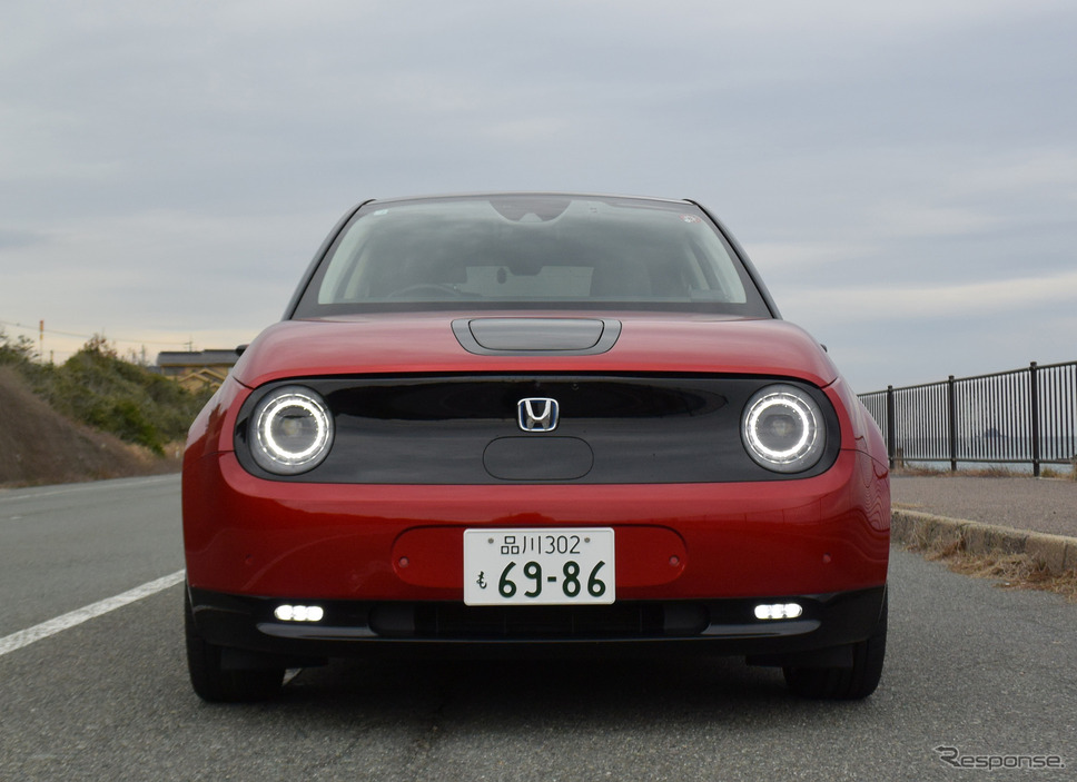 Honda eのフェイス。マッシブなフォルムをファニーなイメージに一変させる面白いデザイン。《写真撮影 井元康一郎》