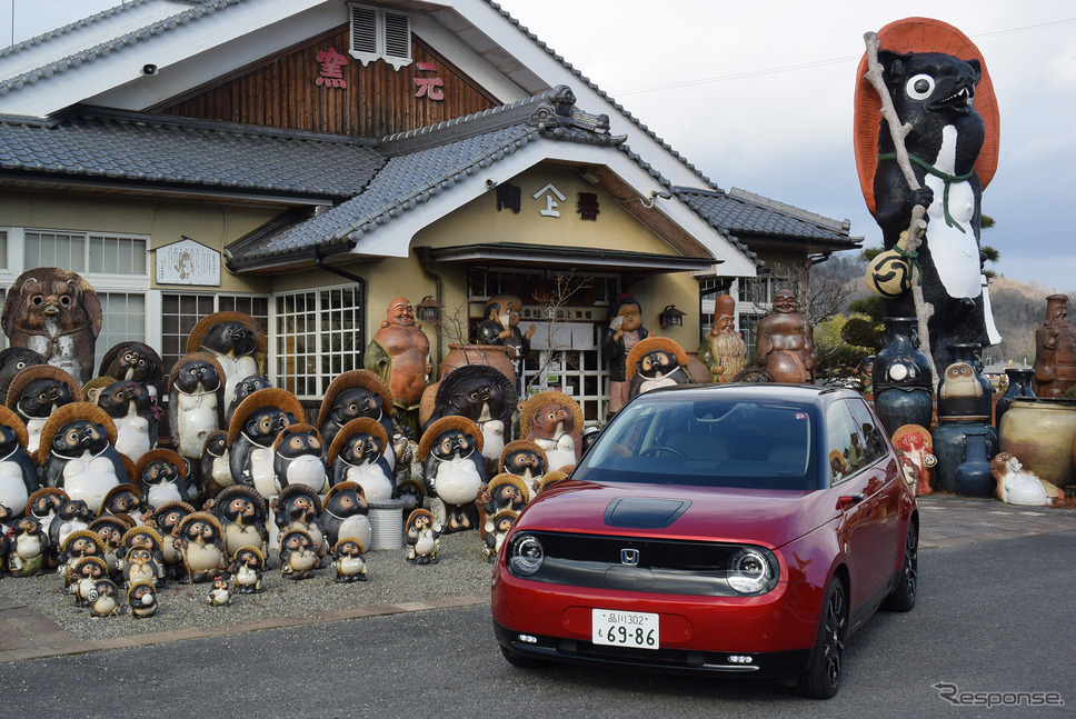 Honda e。滋賀・信楽高原にて。《写真撮影 井元康一郎》