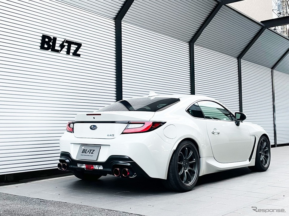 ニュルスペック・カスタムエディション 『GR86/BRZ」AT車用カーボンレッドテールセット(CR)装着例《画像提供 BLITZ》