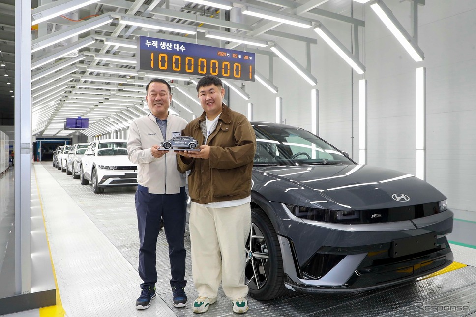 ヒョンデが累計生産台数1億台達成し、EV『アイオニック5』を引き渡した《photo by Hyundai》