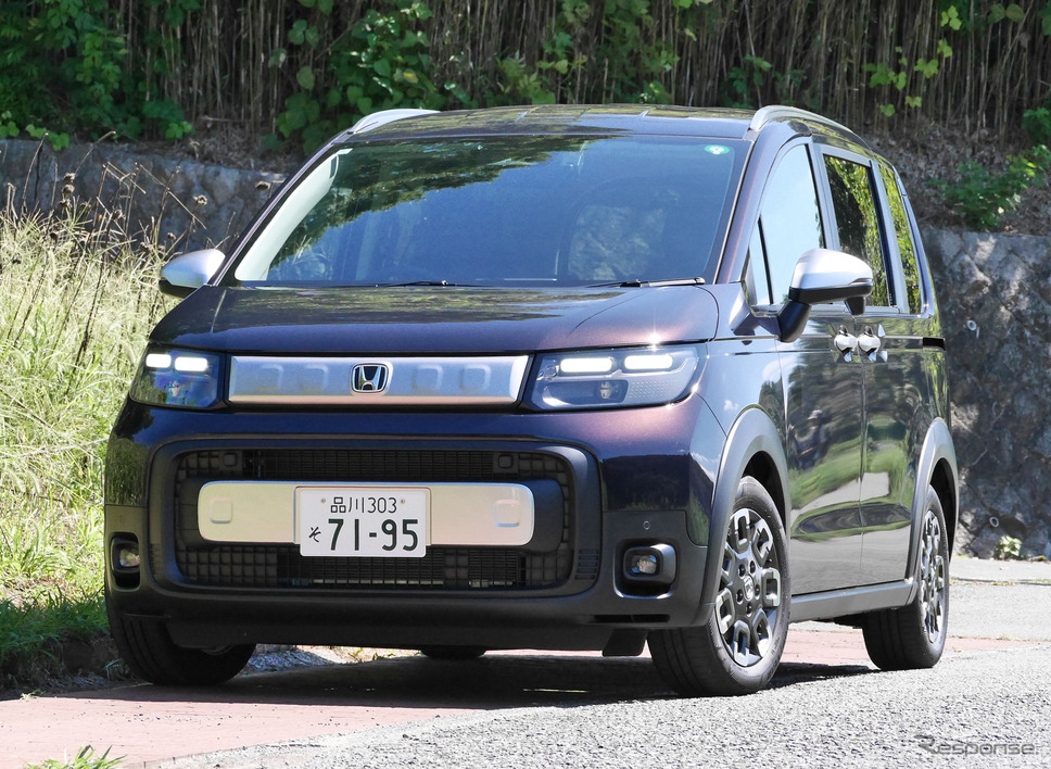 ホンダ フリードクロスター(FF ガソリンエンジン)《写真撮影 中村孝仁》