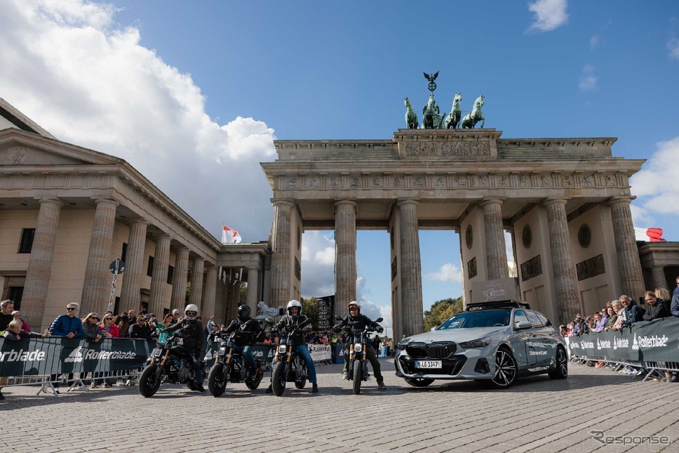 BMWの電動スクーター『CE 04』と『CE 02』が独ベルリンマラソンの先導車として活躍《photo by BMW》