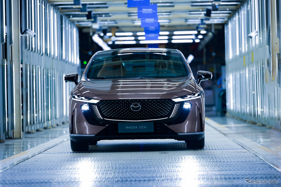 長安マツダの南京工場からラインオフしたマツダ EZ-6《photo by Mazda》