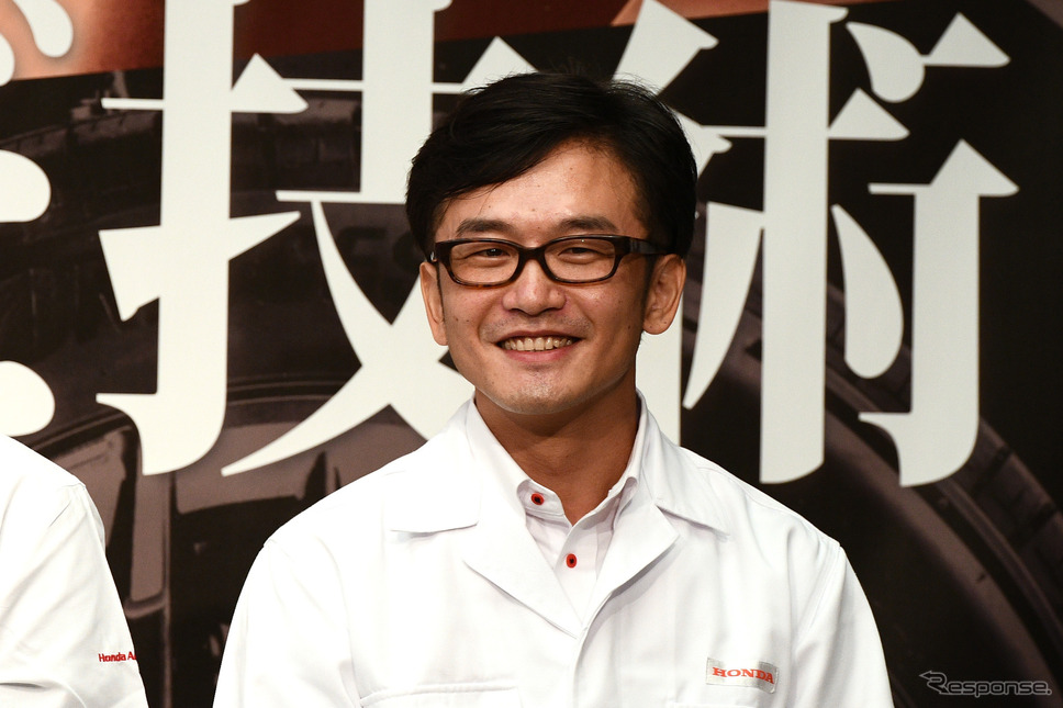 ホンダアクセスでシビックテールゲートスポイラー開発担当の山崎純平氏《写真撮影 諸星陽一》