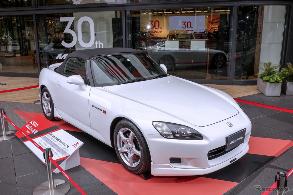ホンダアクセスのパーツが装着された1999年のS2000。まだモデューロの名は使われていない《写真撮影 ホンダアクセス》
