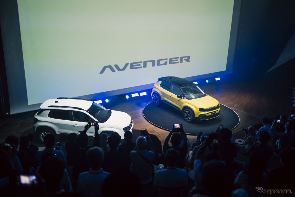 ジープ初の電気自動車、アベンジャー《写真提供 ステランティスジャパン》