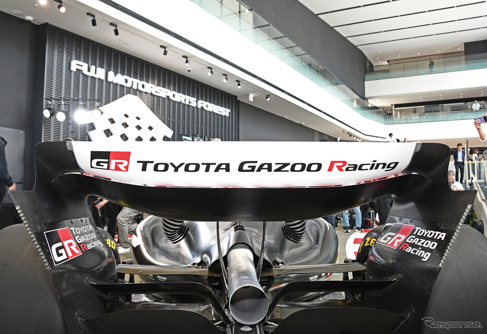 リヤウイングと翼端板(ステー)内側にTOYOTA GAZOO Racing のロゴが入る《写真撮影 諸星陽一》