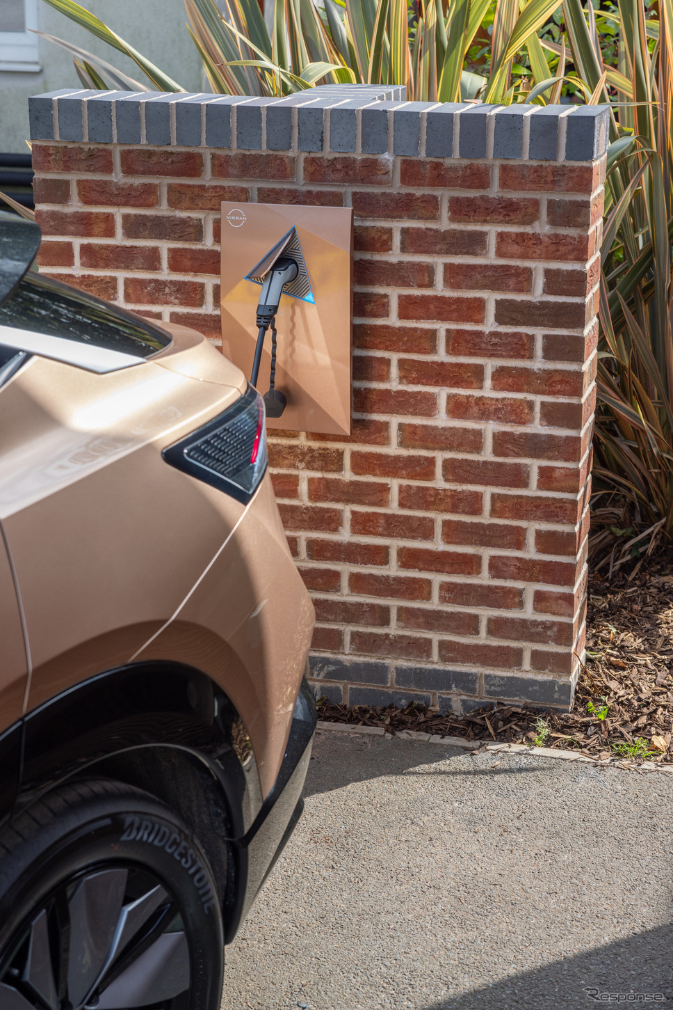 日産が手頃な価格のV2G技術を英国向けEVに2026年導入《photo by Nissan》
