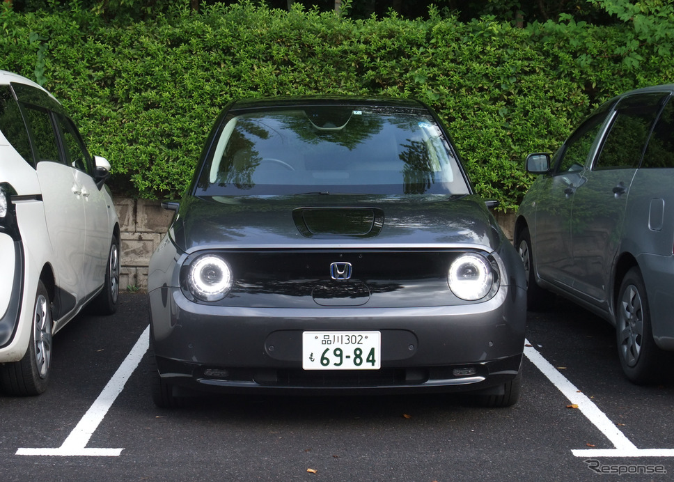 最小回転半径の小ささが貢献しているのか、自動駐車機能の機敏さは並外れていた。《写真撮影 井元康一郎》