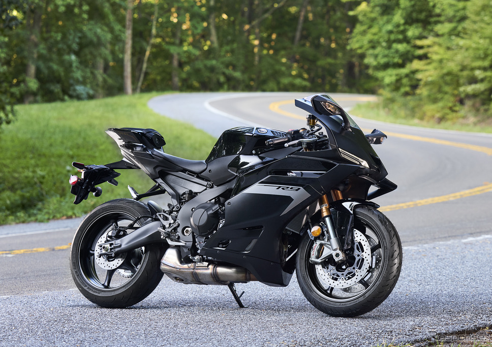 ヤマハ YZF-R9（写真は海外仕様）《写真提供 ヤマハ発動機》