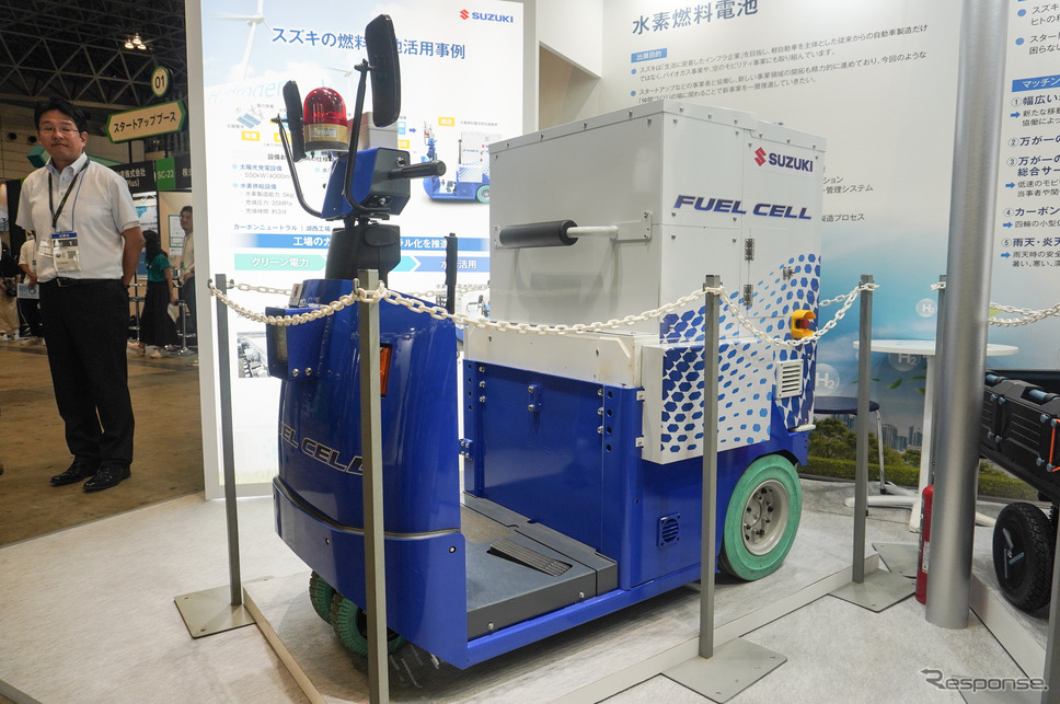 スズキの水素燃料電池の荷役運搬車(ジャパンモビリティショー ビズウィーク2024)《写真撮影 宮崎壮人》