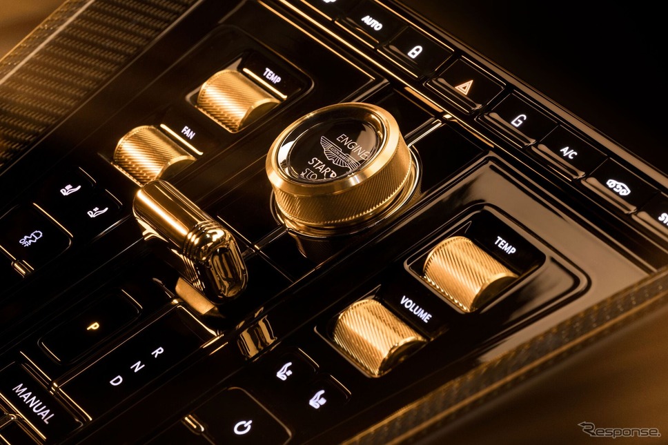 アストンマーティン DB12ゴールドフィンガー・エディション《photo by Aston Martin》
