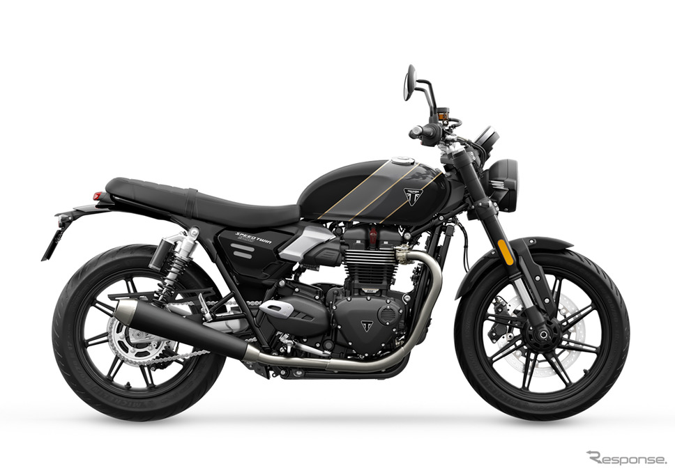 スピードツイン900 ファントムブラック《画像提供 トライアンフモーターサイクルズジャパン》