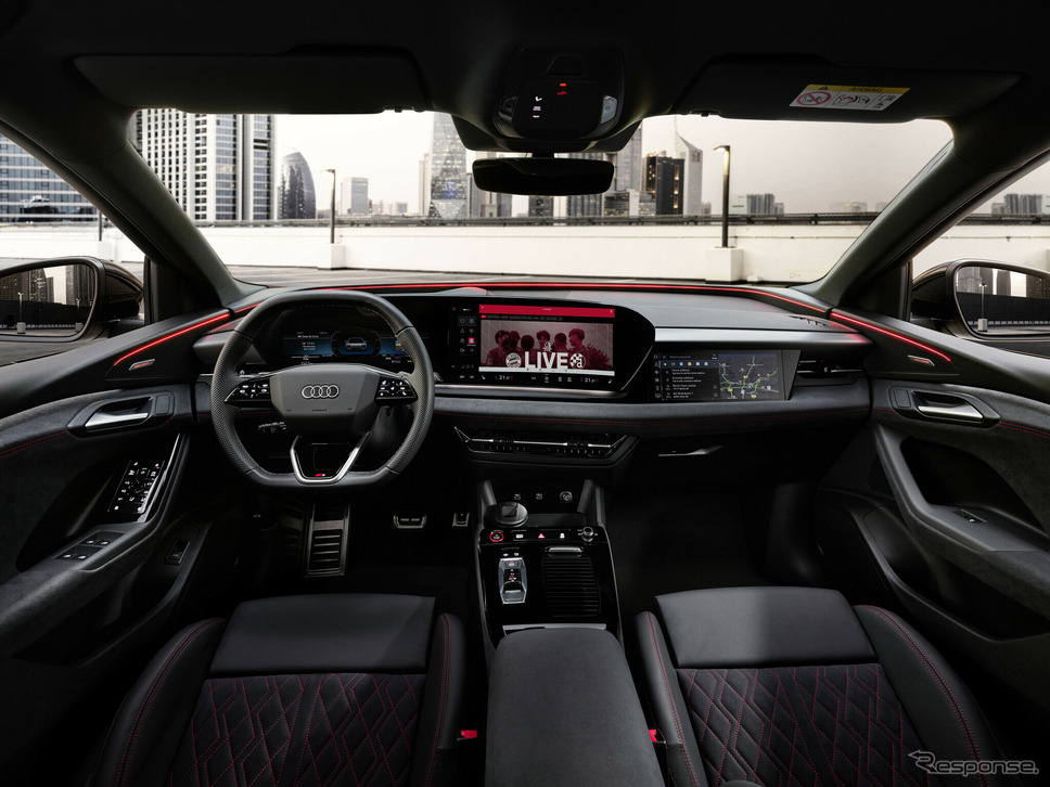 アウディが独サッカー「FCバイエルン」選手らに電動車を納車《photo by Audi》