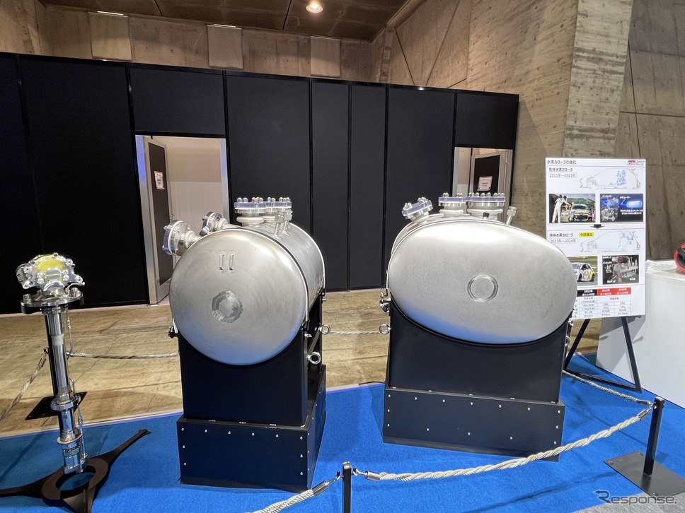 車両展示コーナーでは水素エンジンカローラやスーパー耐久シリーズでの取り組みを紹介《写真撮影 中尾真二》
