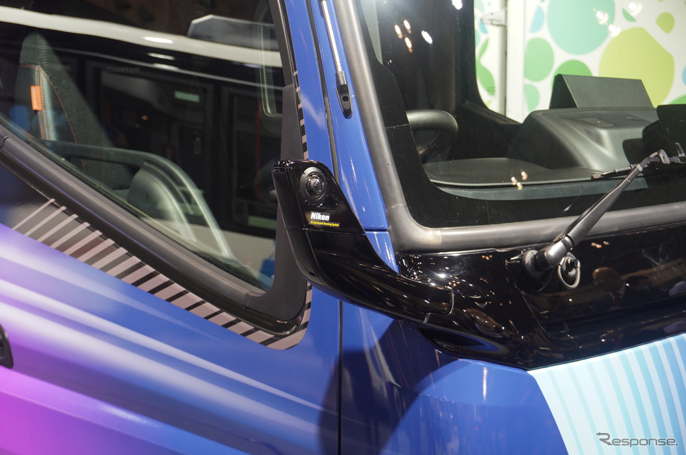 三菱ふそう、次世代の自動追尾型 EVごみ収集車のコンセプトモデル「eCanter SensorCollect」《写真撮影 宮崎壮人》