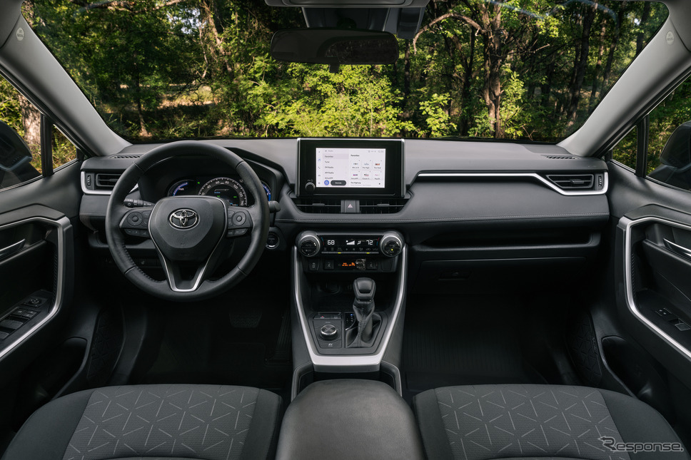 トヨタRAV4ハイブリッドの「ウッドランドエディション」(米国仕様)《photo by Toyota》