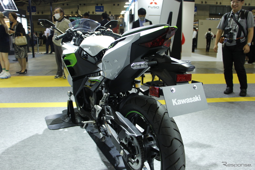 カワサキモータースの電動バイク『Ninja e-1』《写真撮影 小國陽大》