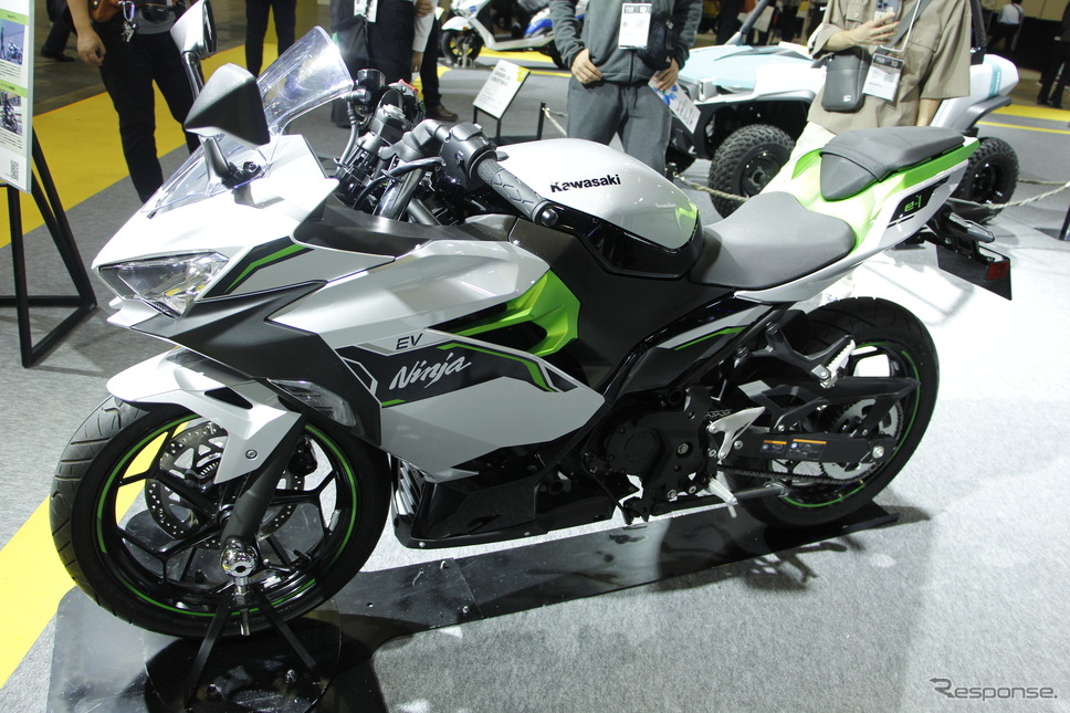 カワサキモータースの電動バイク『Ninja e-1』《写真撮影 小國陽大》