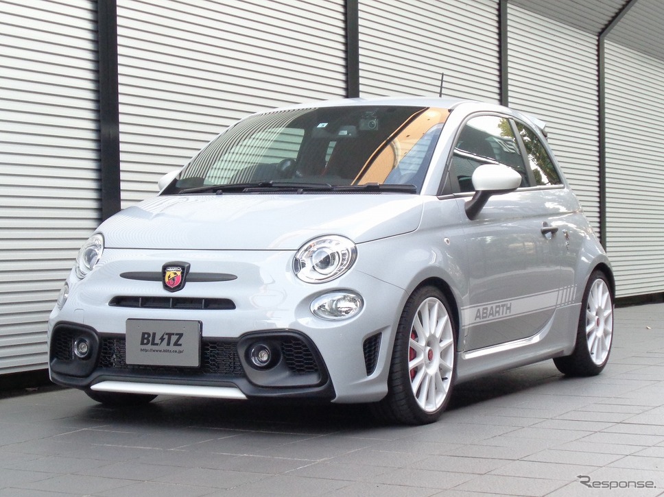 DAMPER ZZ-R　アバルト695装着例（フロント：13mmダウン / リア：27mmダウン）《画像提供 BLITZ》