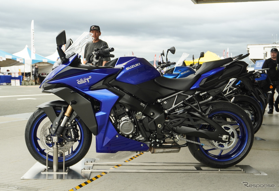 スズキ GSX-S1000GT(パールビガーブルー)《写真撮影 宮崎壮人》