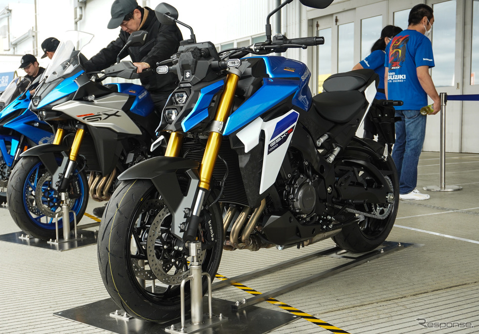 スズキ GSX-S1000(トリトンブルーメタリック)《写真撮影 宮崎壮人》