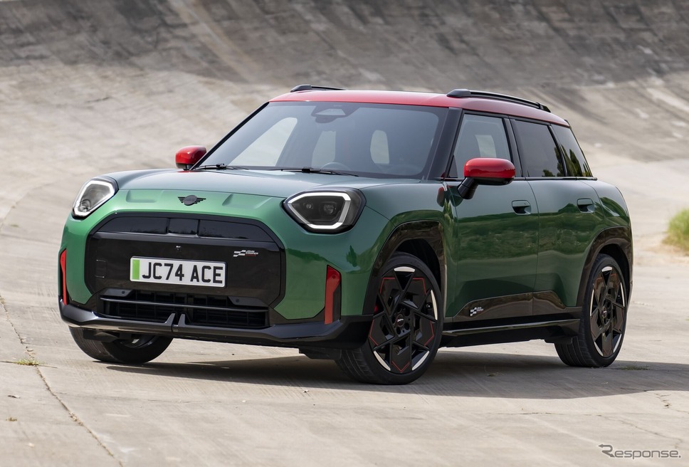 MINIジョン・クーパー・ワークス(JCW)エースマン《photo by MINI》