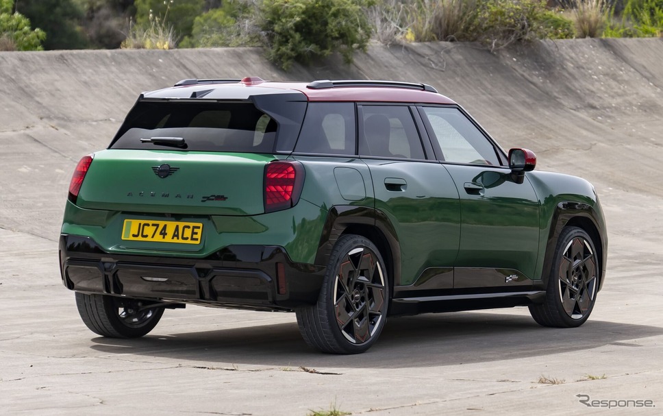 MINIジョン・クーパー・ワークス(JCW)エースマン《photo by MINI》