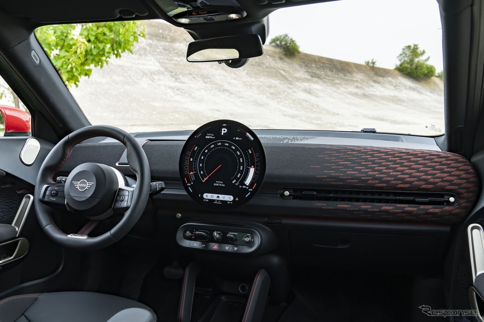 MINIジョン・クーパー・ワークス(JCW)エースマン《photo by MINI》