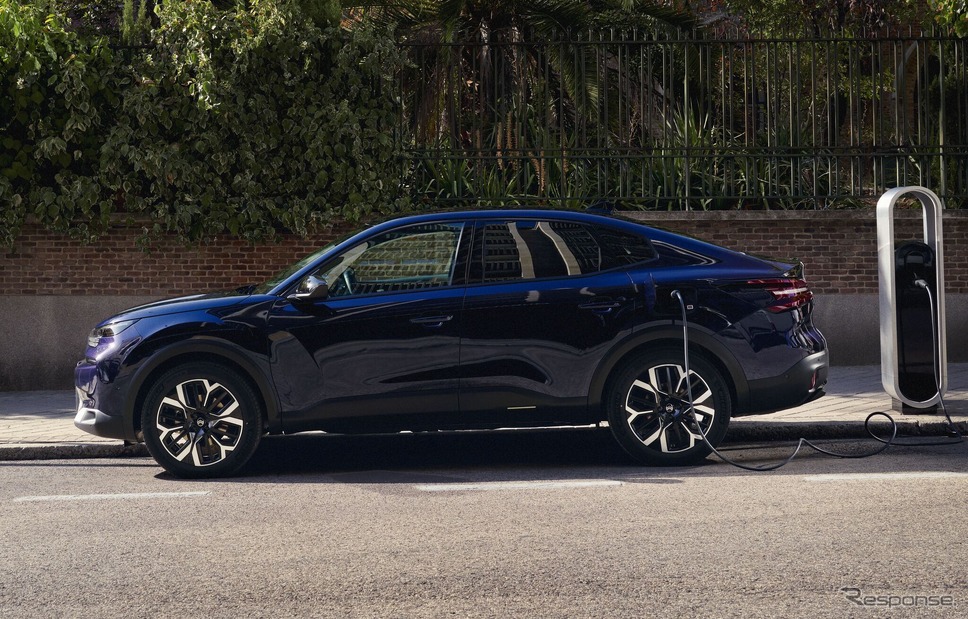 シトロエン E-C4 X 改良新型《photo by Citroen》
