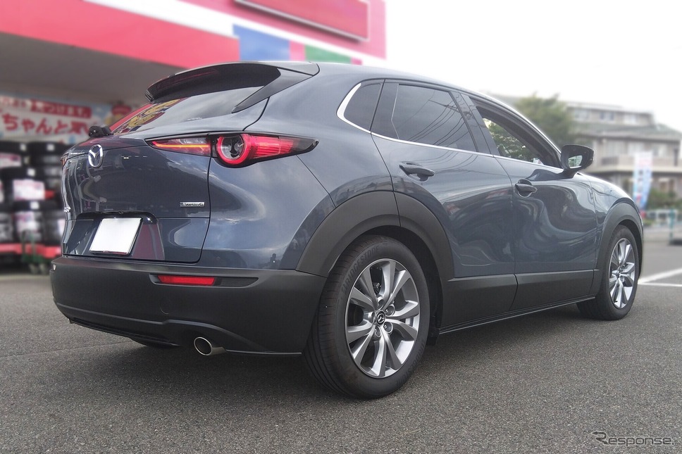 フレックスZ マツダ・CX-30装着例(ダウン量:フロント 30mmダウン / リア 45mmダウン)《画像提供 テイン》