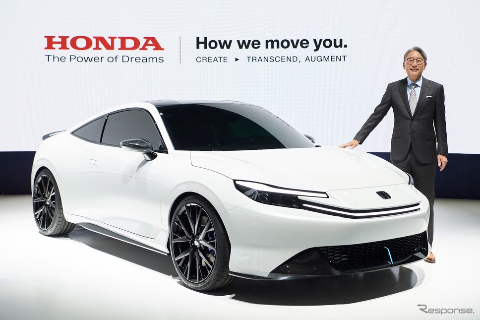 ホンダ・プレリュードコンセプトと三部社長(ジャパンモビリティショー2023)《写真提供 ホンダ》